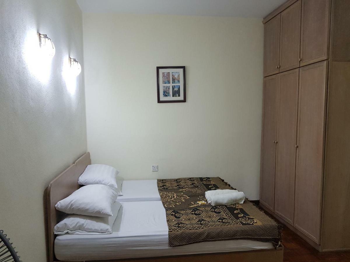 Home Stay Bayu Emas Appartment, باتو فيرينغي المظهر الخارجي الصورة