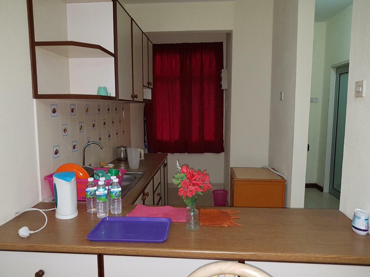 Home Stay Bayu Emas Appartment, باتو فيرينغي المظهر الخارجي الصورة
