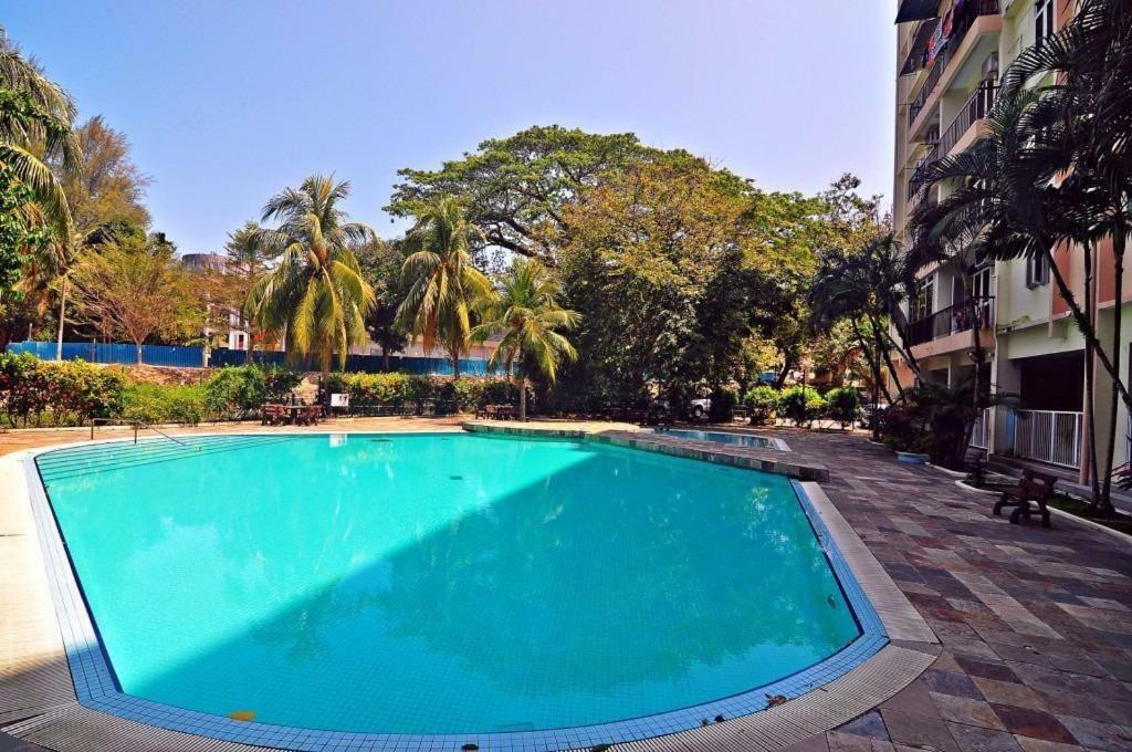 Home Stay Bayu Emas Appartment, باتو فيرينغي المظهر الخارجي الصورة