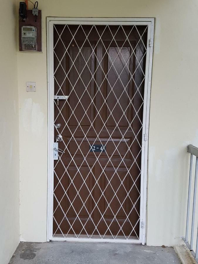 Home Stay Bayu Emas Appartment, باتو فيرينغي المظهر الخارجي الصورة