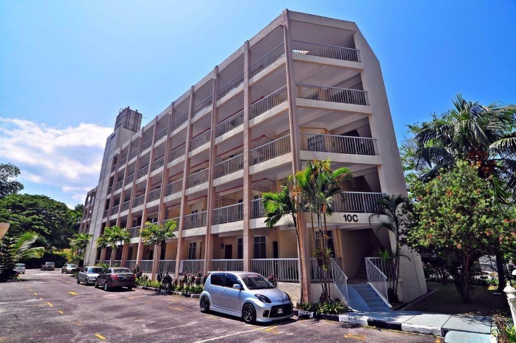 Home Stay Bayu Emas Appartment, باتو فيرينغي المظهر الخارجي الصورة